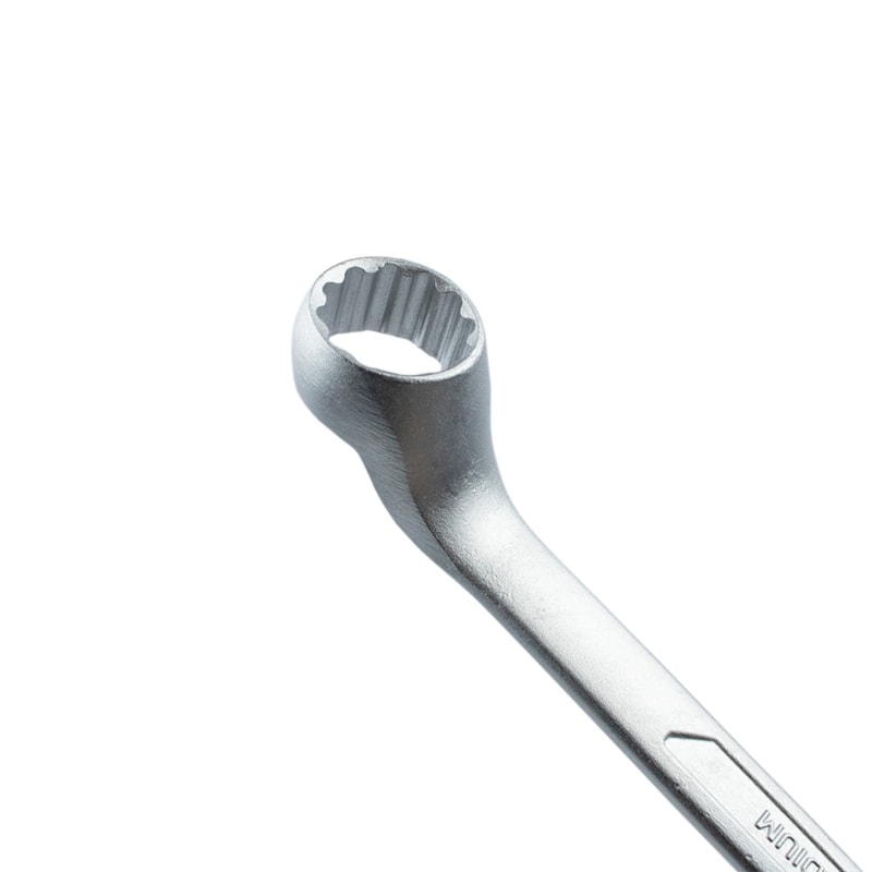 12832